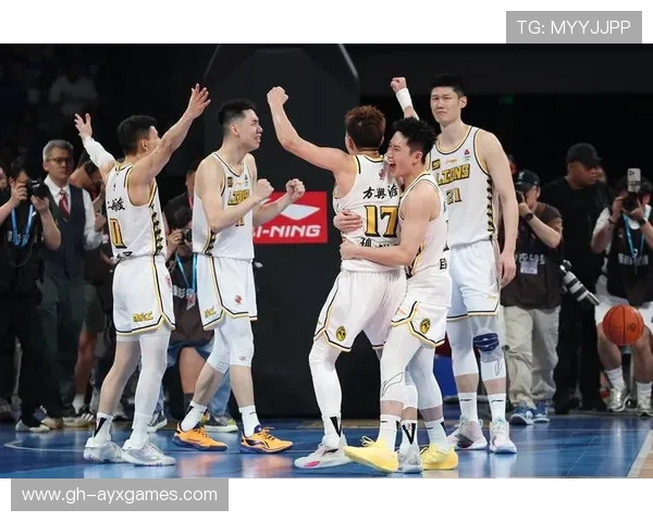 广厦男篮再战北京,胡金秋依旧稳定发挥 广厦男篮再战北京,胡金秋依旧稳定发挥